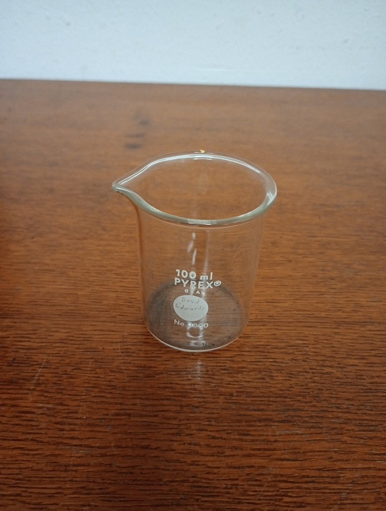 pyrex cylinder Beakers No 1000