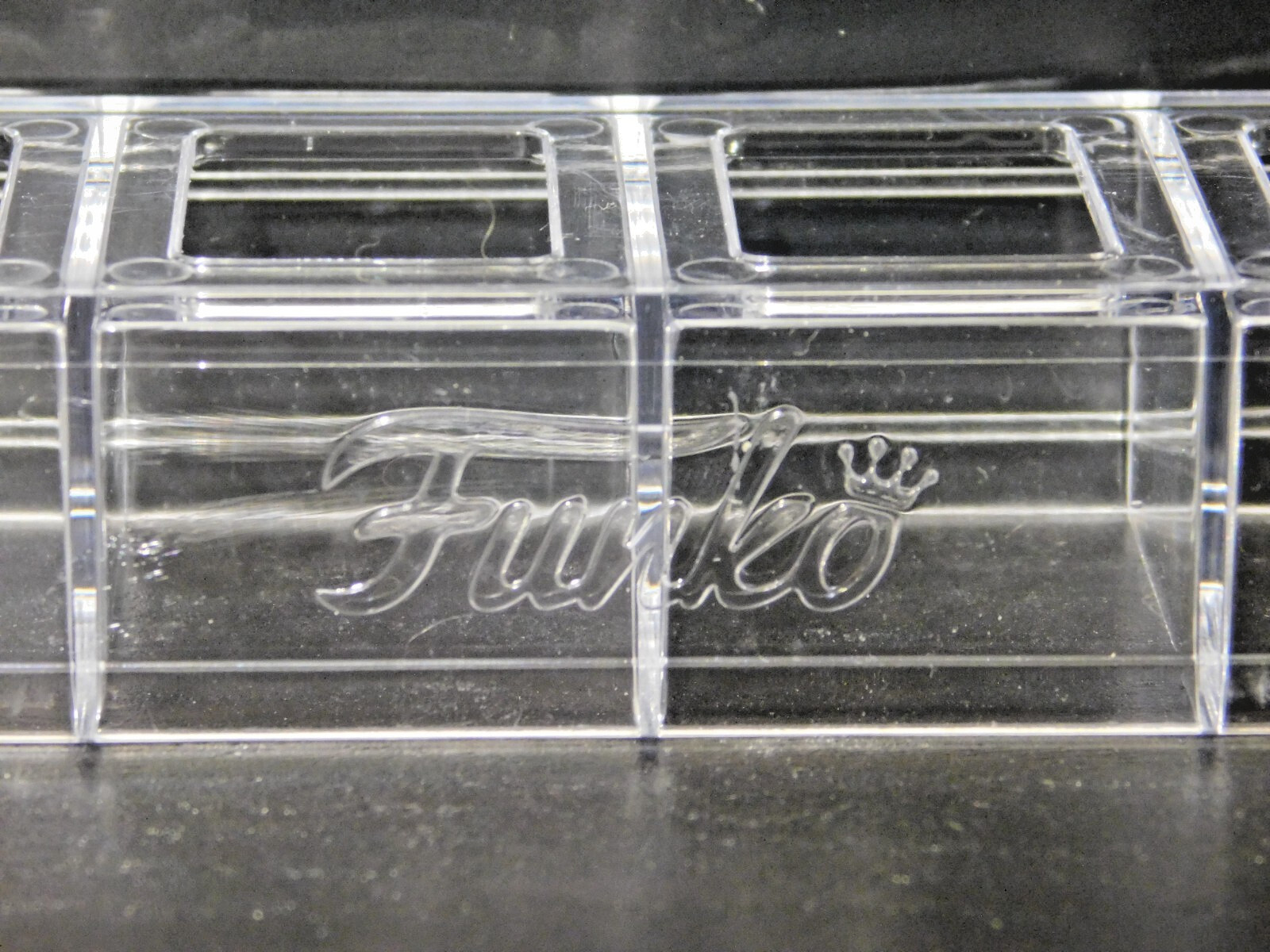 1 Funko Bitty POP! 4 Slot Stackabe Display Case Original Version, No tabs