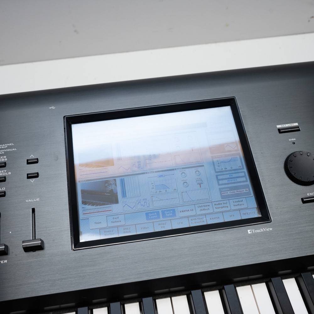 Korg Kronos 73 Synthesizer Workstation V3.1.4