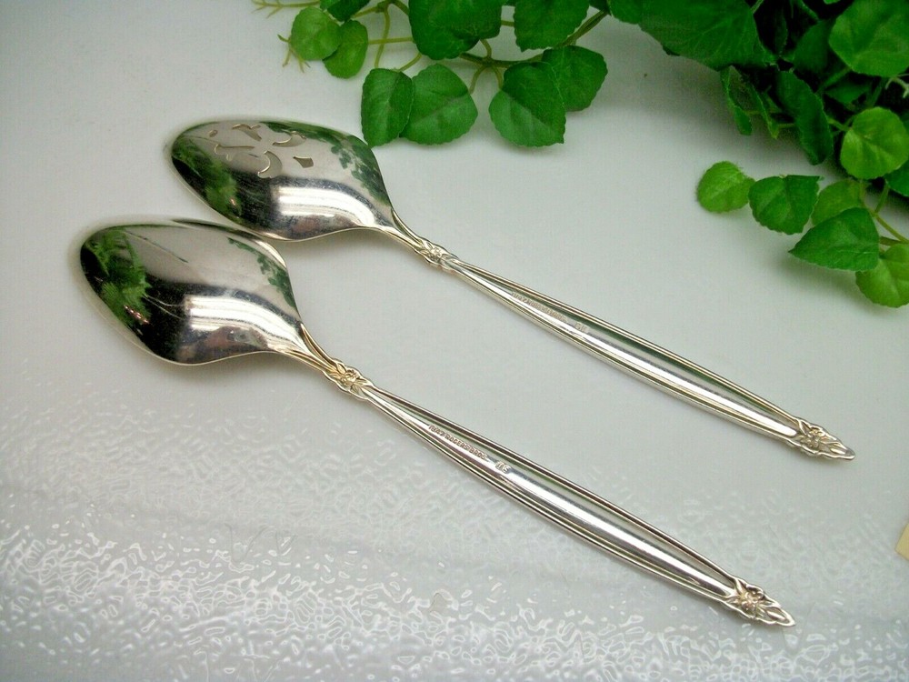International 1847 Rogers GARLAND Silverplate Pierced & Solid Serving Spoons