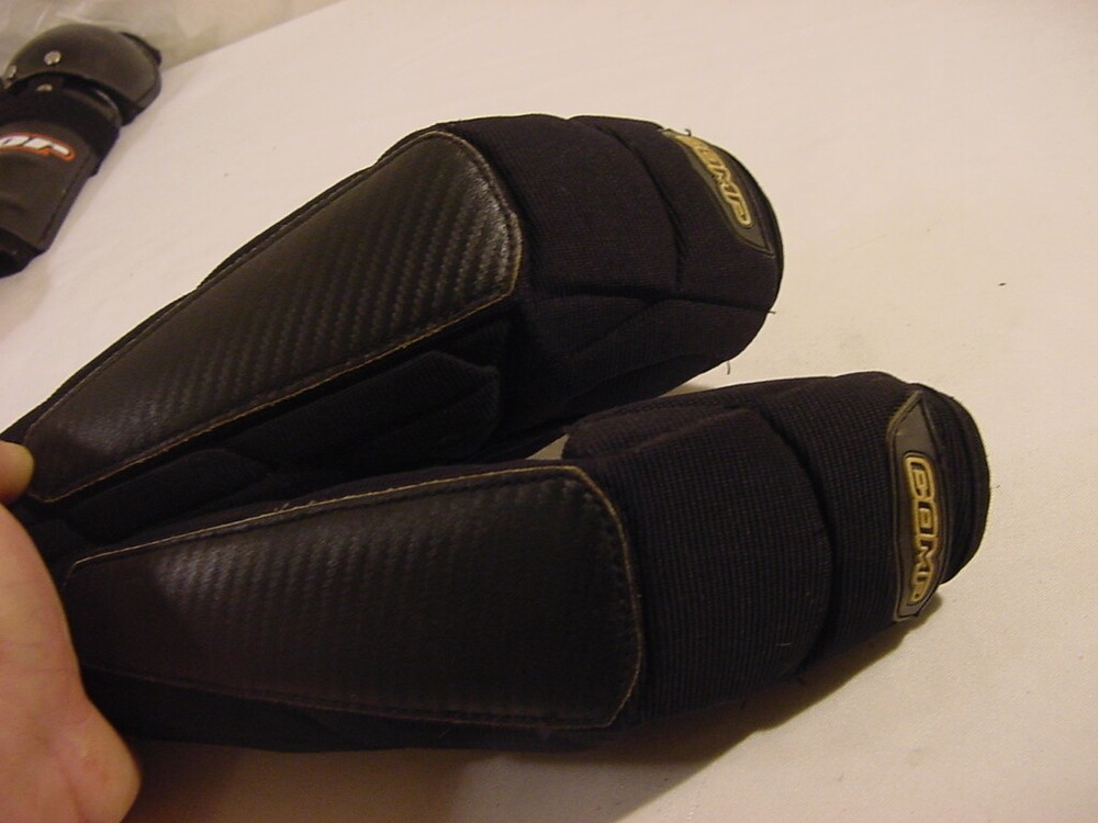 COMP ELBOW MOTOCROSS GUARDS PADS - KIDS SIZE MEDIUM
