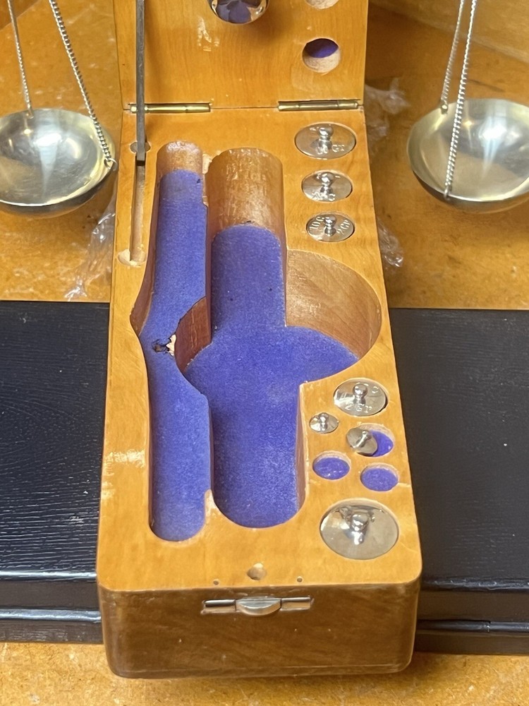 VINTAGE Gem Stone SCALE ~