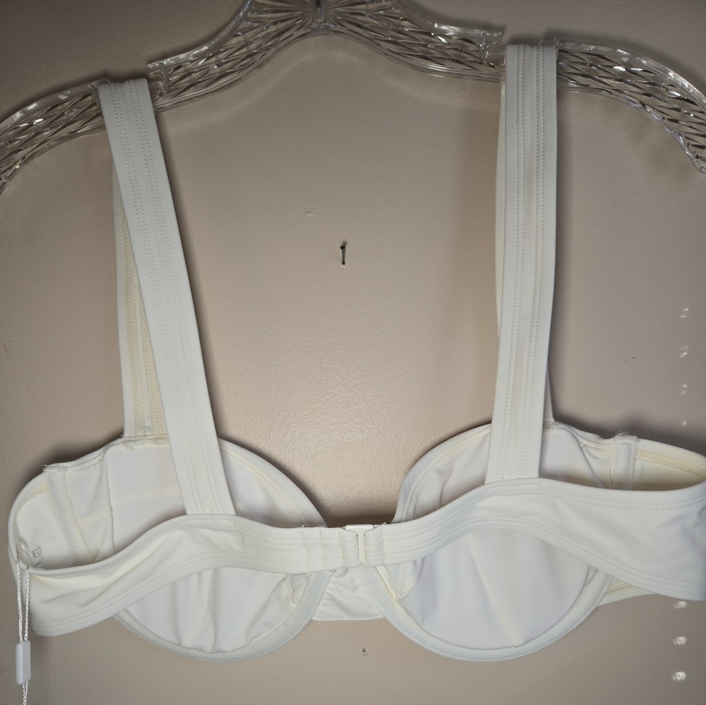 NWT Solid And Striped Lilo Bikini Swimsuit Top Ivory Size Large