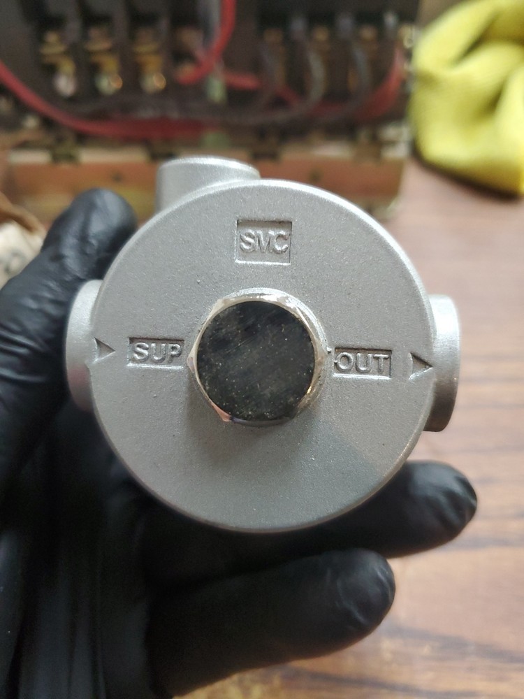 SMC PRECISION REGULATOR IR200 (TA42MS)