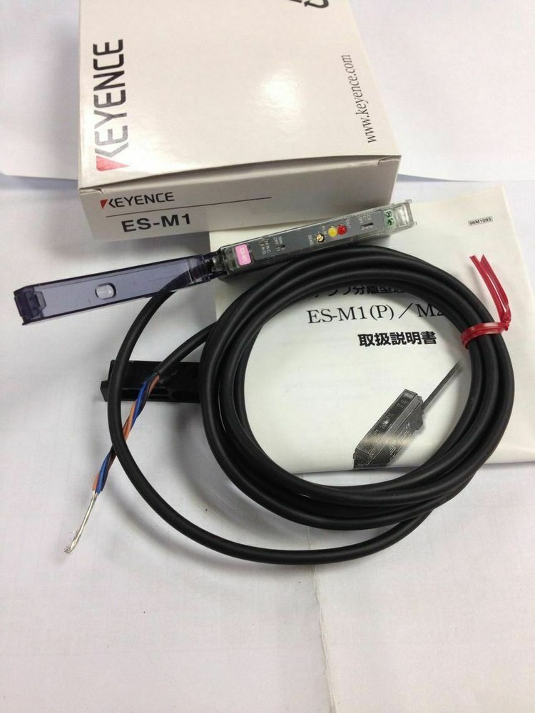 KEYENCE ES-M1 Sensor Amplifier New