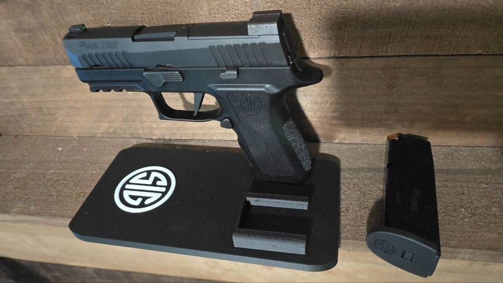 SIG P325 Display Stand