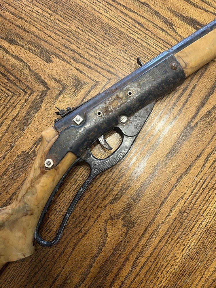Vintage 1960s Daisy Model 98 Eagle BB Gun See Description