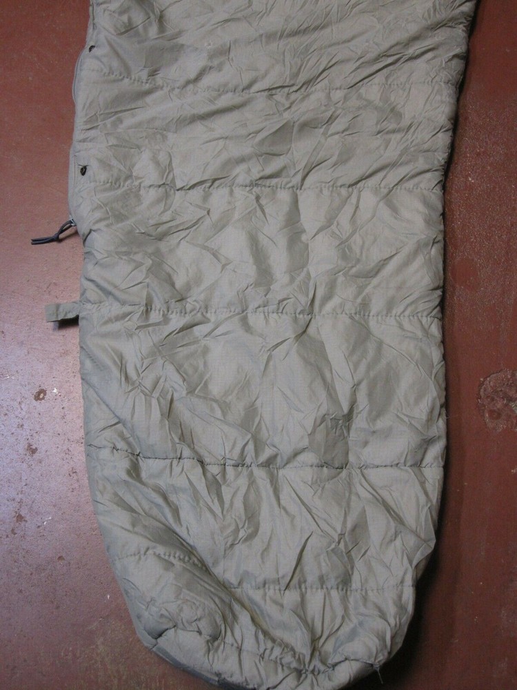 US ARMY ISSUE INTERMEDIATE SLEEPING BAG FOLIAGE GREEN MODULAR SLEEP SYSTEM UCP