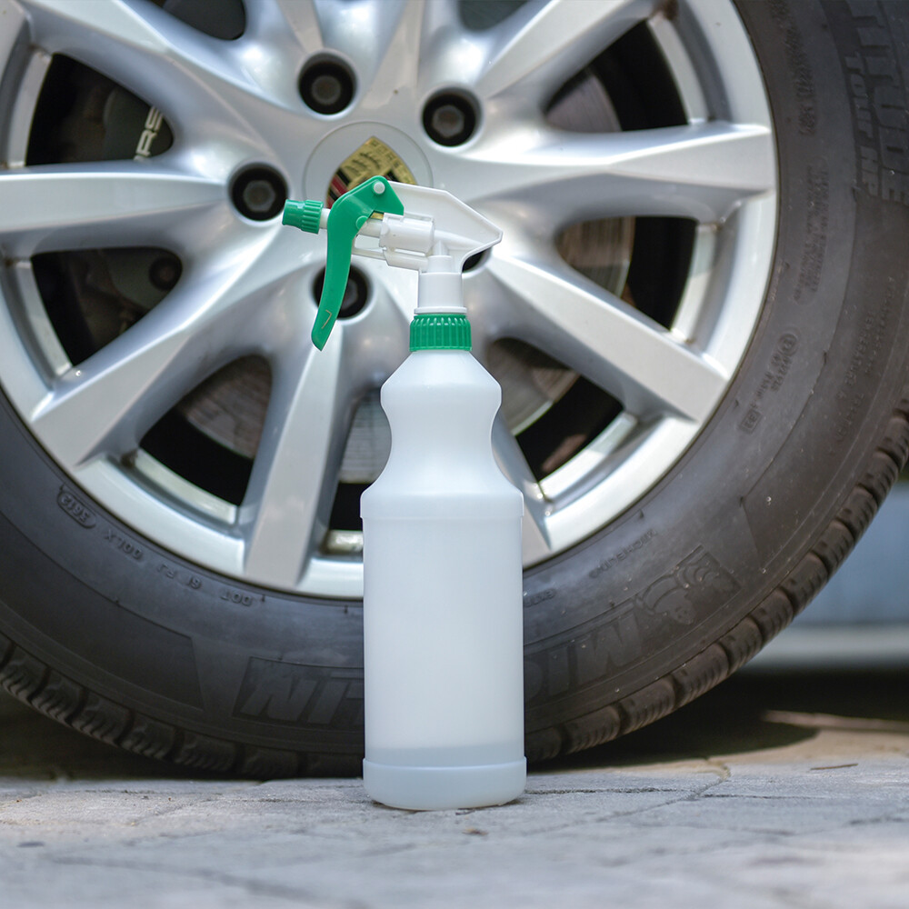 Plastic Trigger Spray Bottle 32 oz Chemical Resistant Sprayer