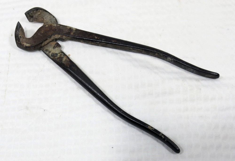 Pincer Tool Vintage