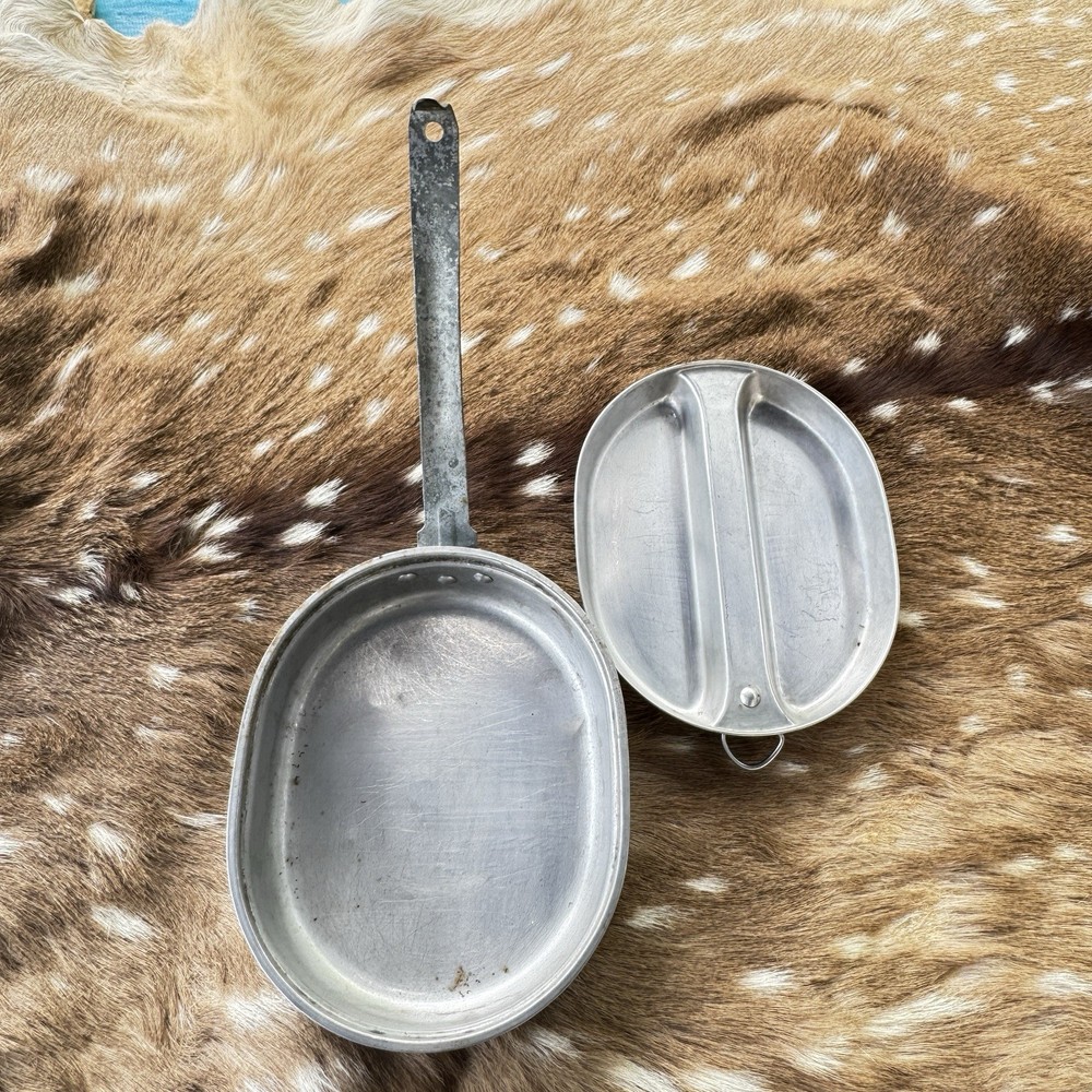 ORIGINAL WWII US ARMY & MARINE INFANTRY Mess Kit E.A.CO. 1945