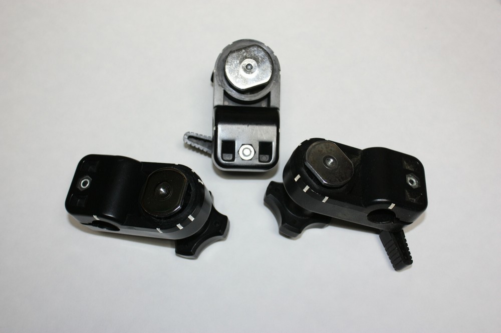 Working Nikonos underwater flash mounting knuckle for SB-105 strobe
