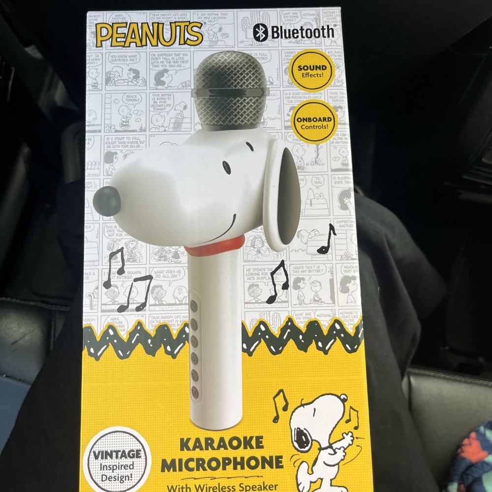 Peanuts Snoopy Bluetooth Karaoke Microphone Wireless Speaker NEW