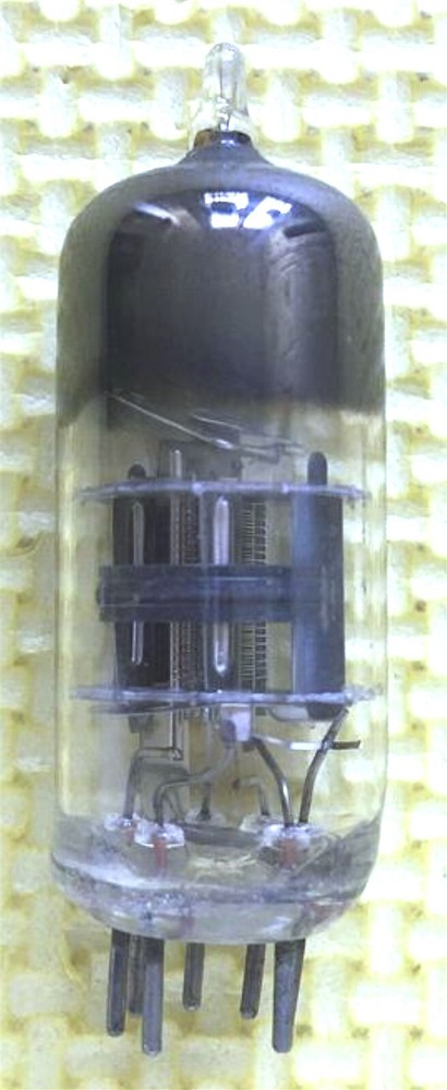 6DE6 TUBE RCA TESTED & BOXED VINTAGE COMMERCIAL SURPLUS