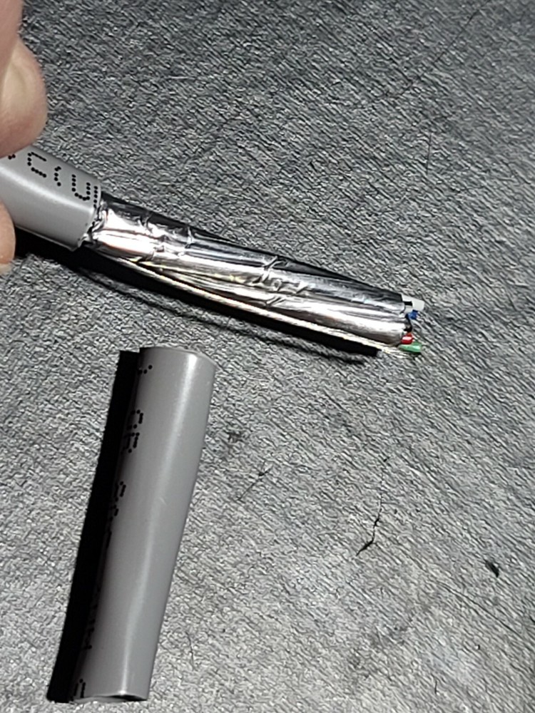 Carol C0746A 24/15C Shielded Communication/Computer Cable Riser Gray /25ft