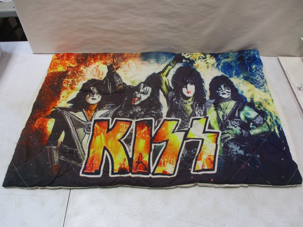 2 KISS Pillow Cases Regular Size