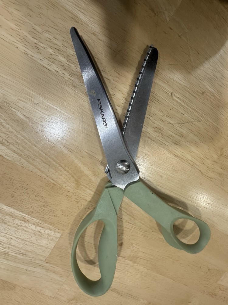 Fiskars Pinking Shears Zig Zag Fabric Scissors