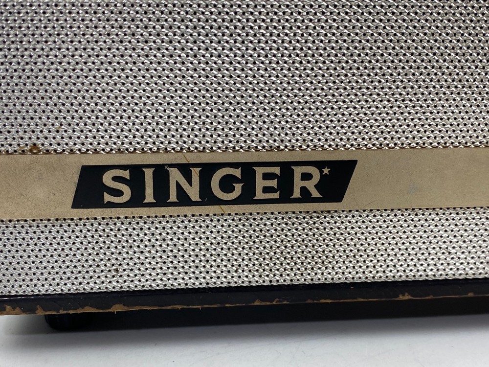 Vintage Singer 9 Nine Transistor 910 Radio
