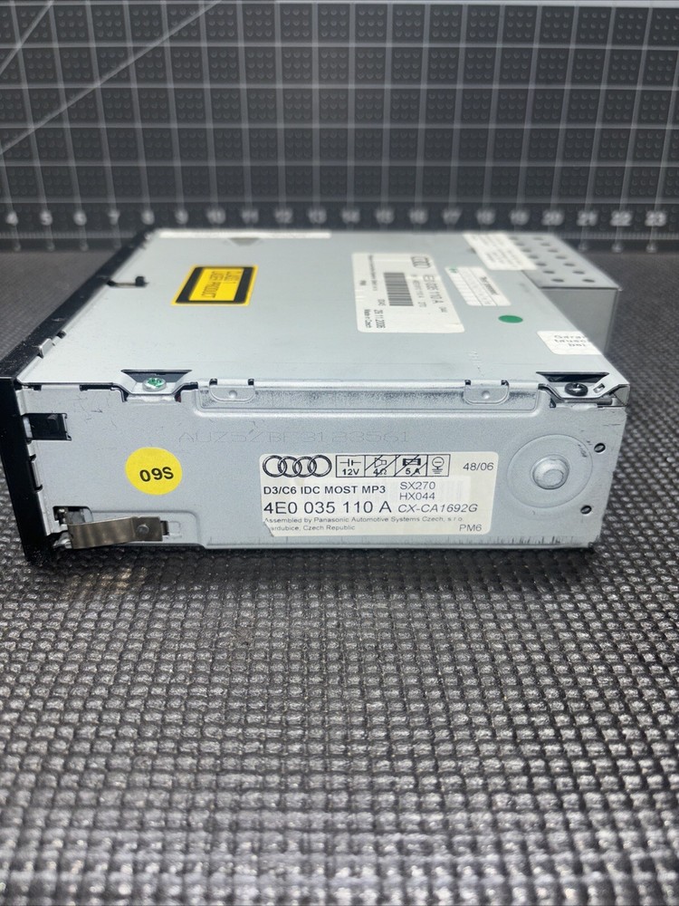 2009-2011 AUDI A5 - 6 DISC CD Changer 4E0035110A
