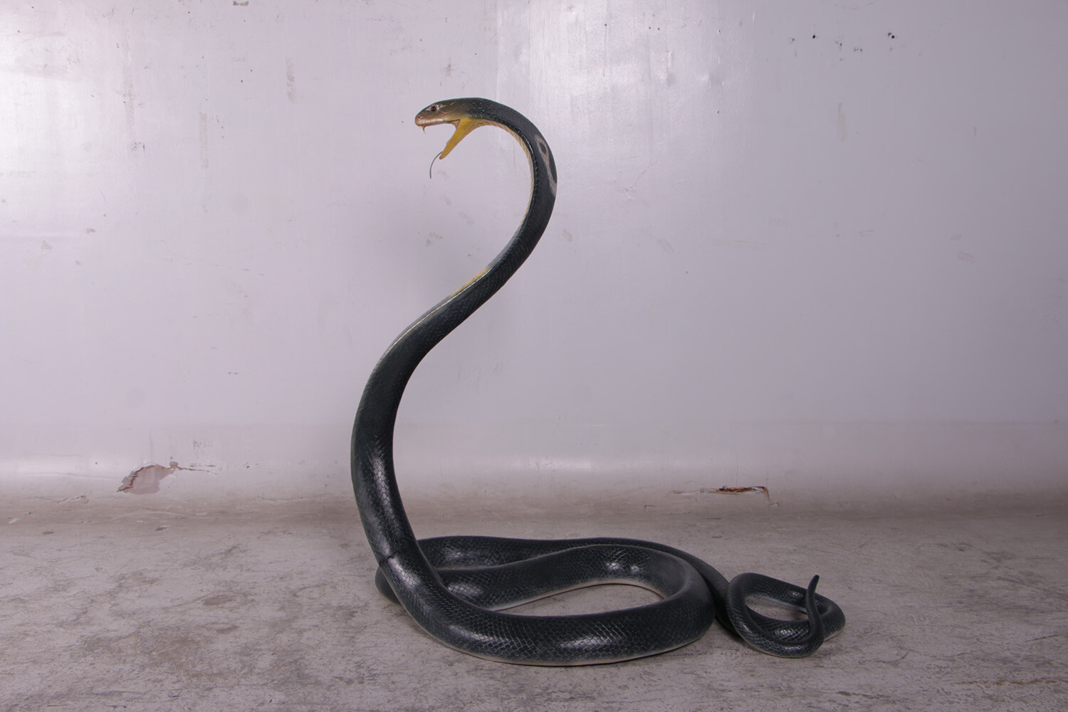King Cobra Snake Life Size Resin Statue Jungle Decor Safari Reptile Display Prop