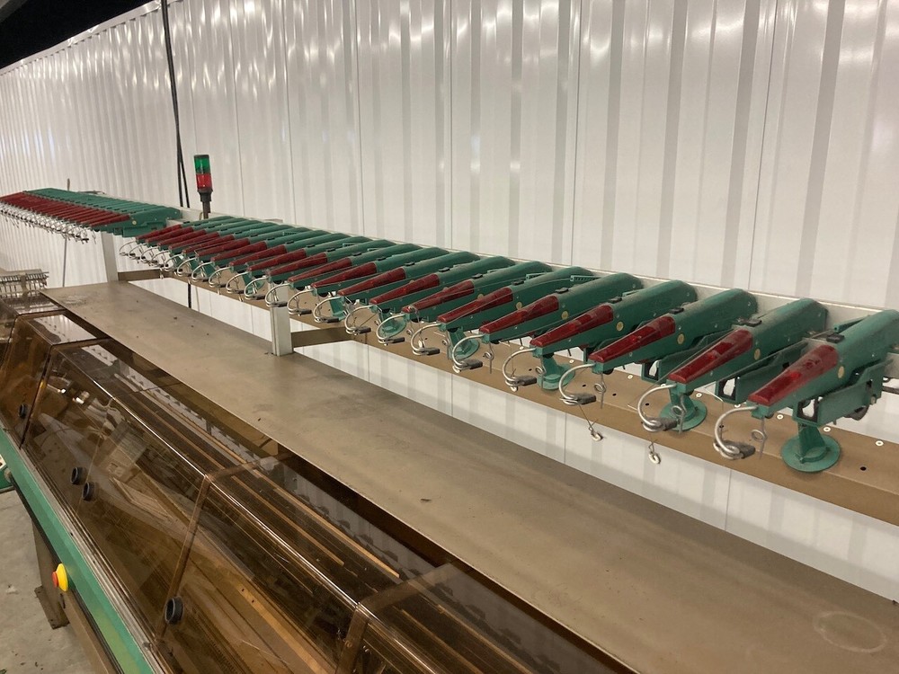 Protti PT242 Knitting Machine