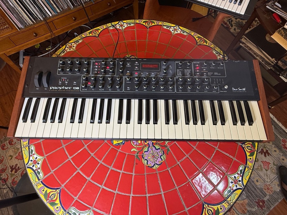 Sequential / Dave Smith Instruments Prophet 08 PE 61-Key 8-Voice Polyphonic Ana