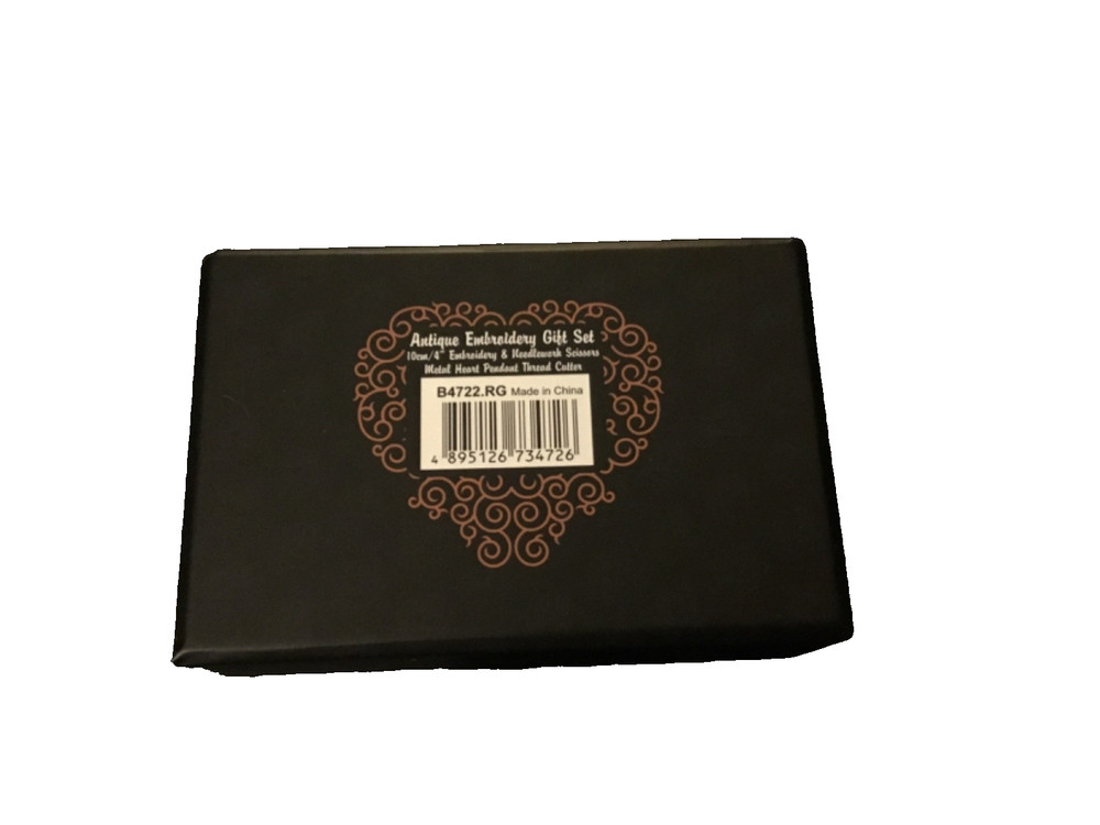 Embroidery scissors & thread cutter gift set by XLASSE’