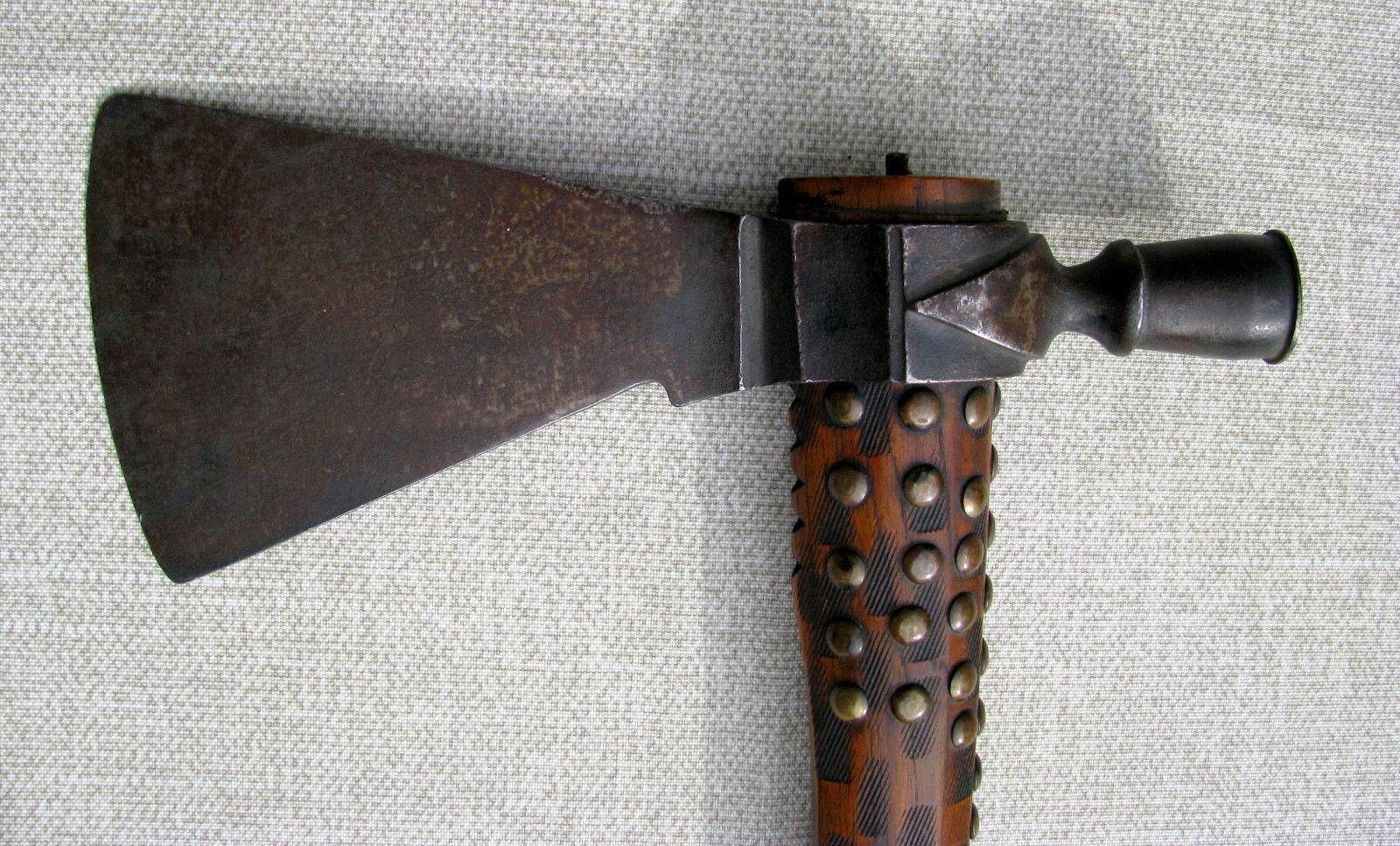 FINE ANTIQUE PLAINS INDIAN PIPE TOMAHAWK 100 TACKS/FILE BURNS 5 COLOR BEAD DROP