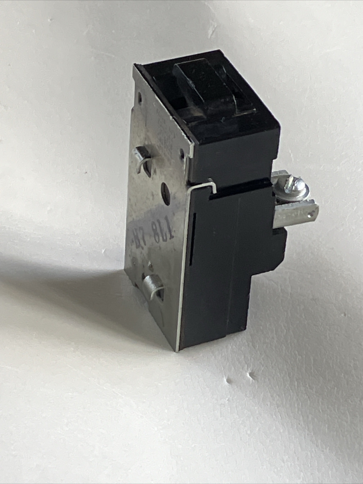 Bulldog P120, 20 Amp, 120 Volt, 1 Pole Pushmatic Circuit Breaker- WARRANTY