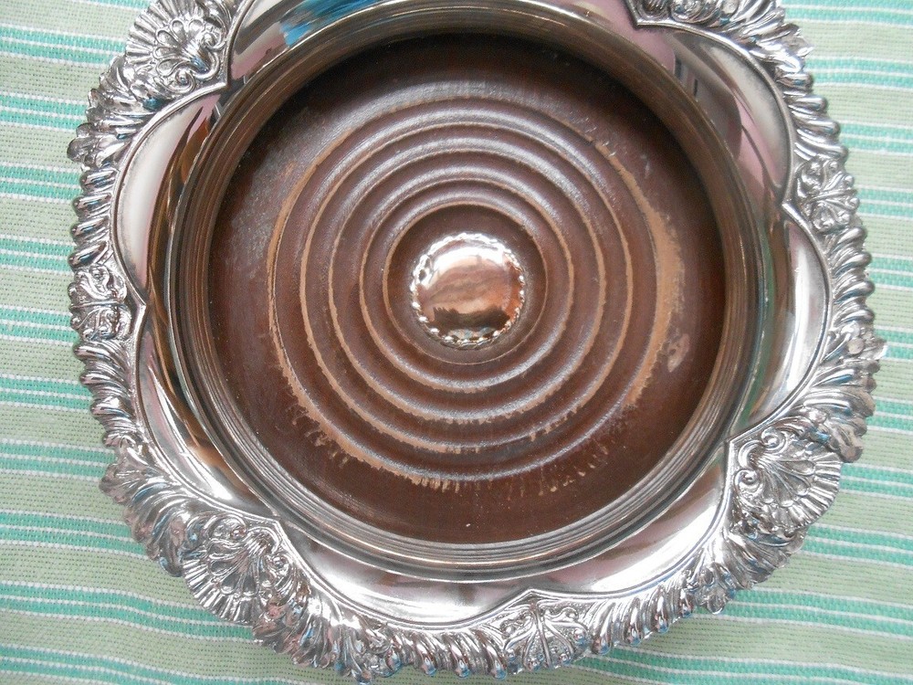 Corbell & Co Silverplate Wine Coaster Shell & Acanthus Walnut Base London 1946
