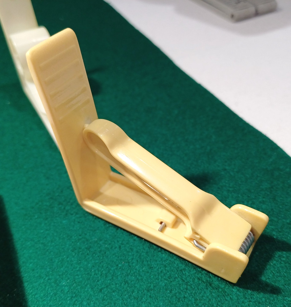 SPRING-LOADED TABLECLOTH CLIPS. SET of 17