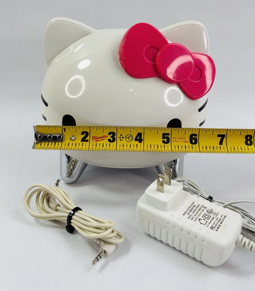 Hello Kitty Bluetooth Wireless Speaker System KT4557A Sanrio 2013 w/ Adapter