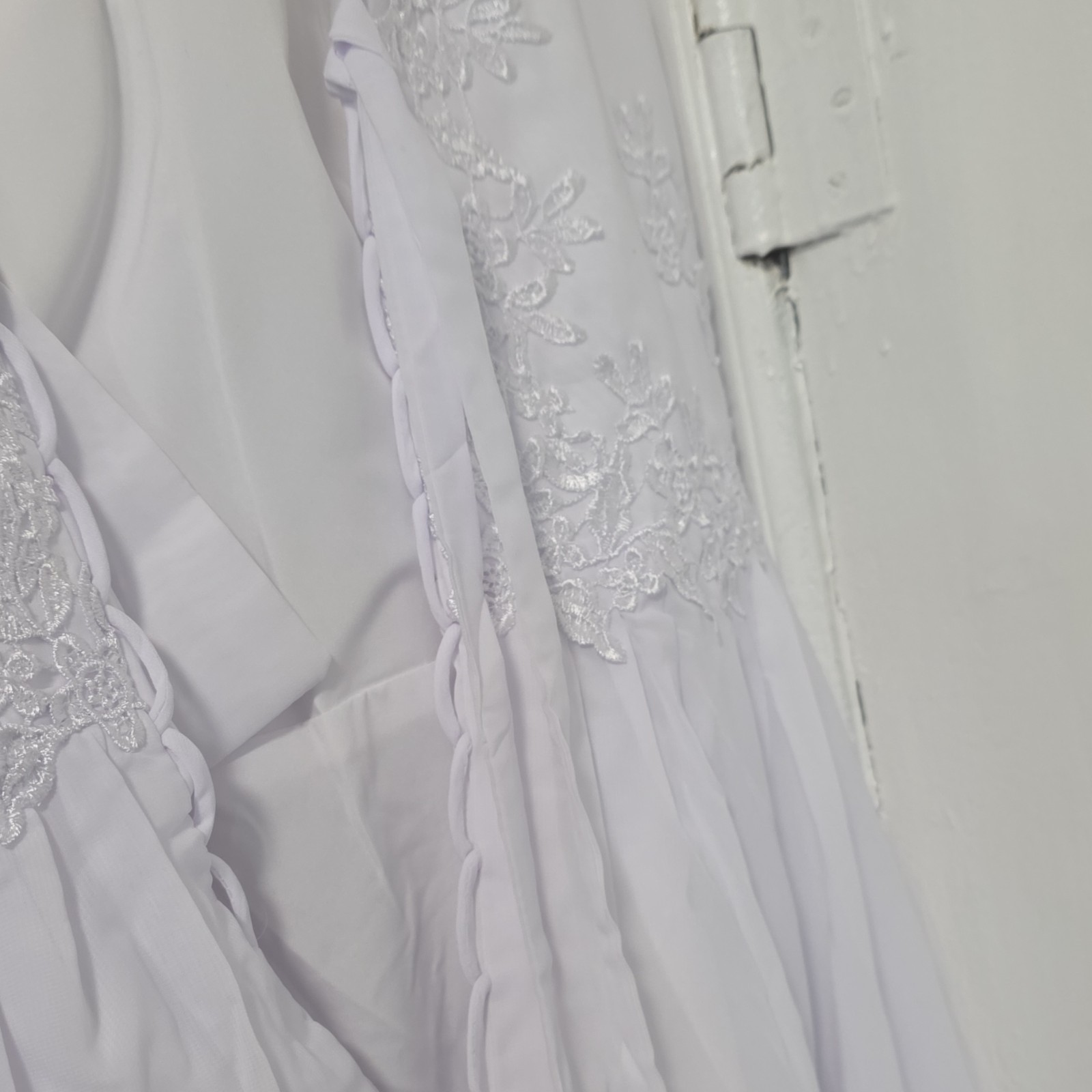 Geforsp White Lace Sleeveless V Neck Corset Wedding Dress 100% Polyester