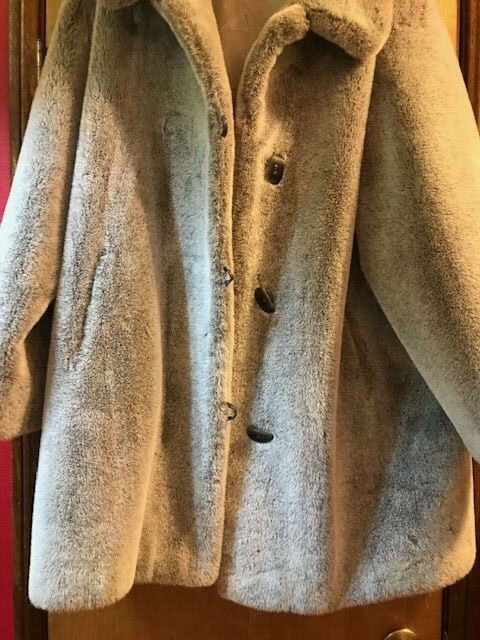 THIS OLSEN COLLECTION GREY COAT MADE IN POLAND