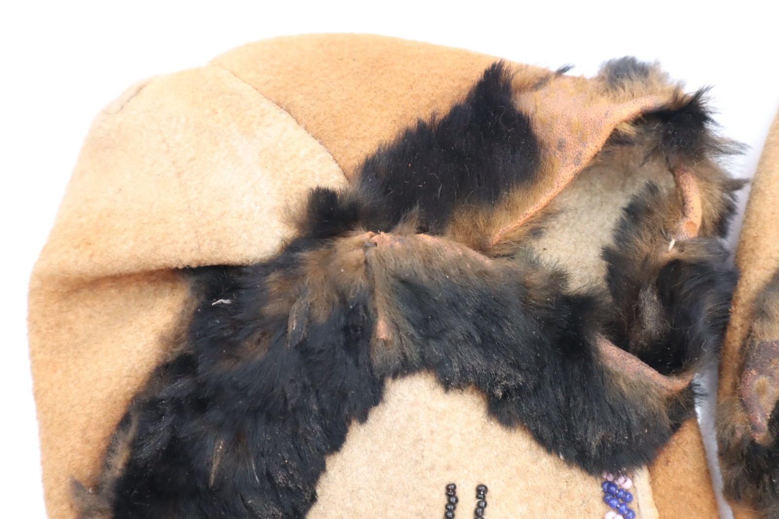 VINTAGE CREE INDIAN FLORAL Leather BEADED MOCCASINS native American 7"