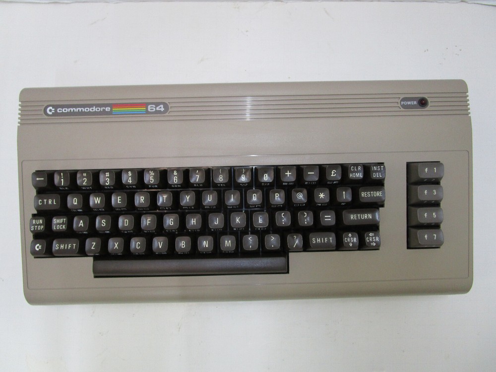 COMMODORE 64 COMPUTER 326298 HEATSINKS CERAMIC TESTED AND WORKING LOT #59