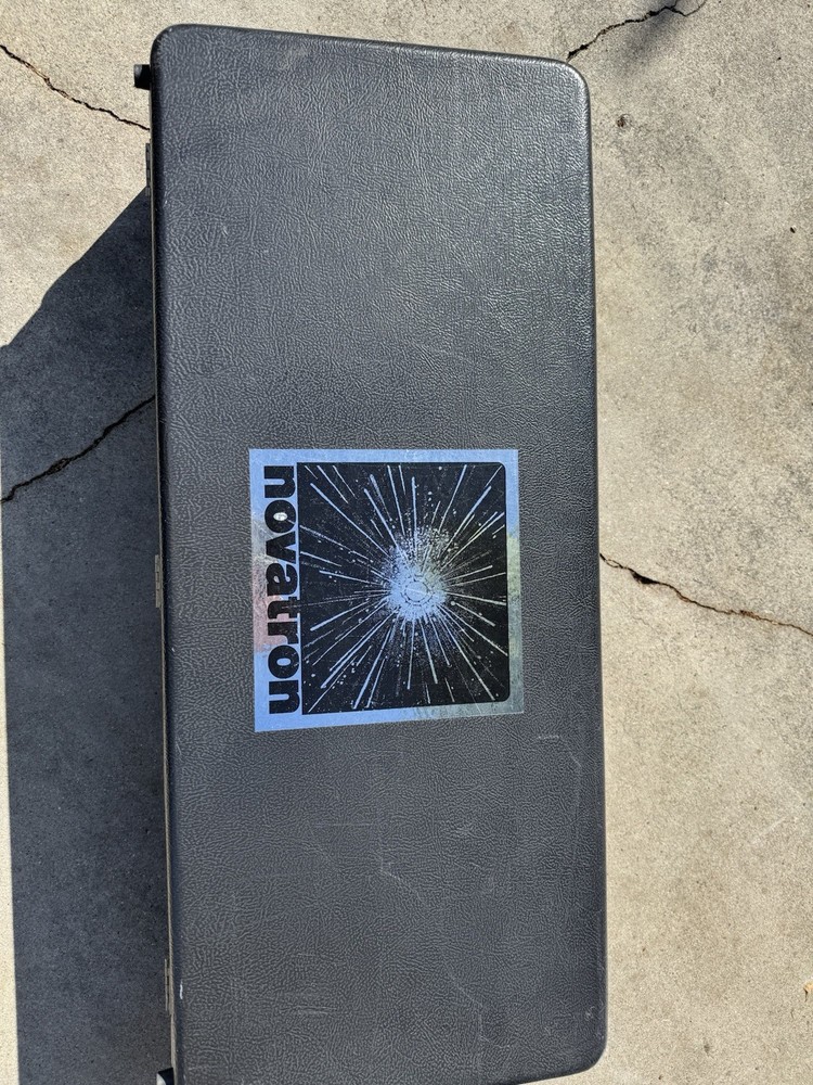 Novatron 240 2 Head Lighting Kit Flash Kit Power Pack w/ Lights