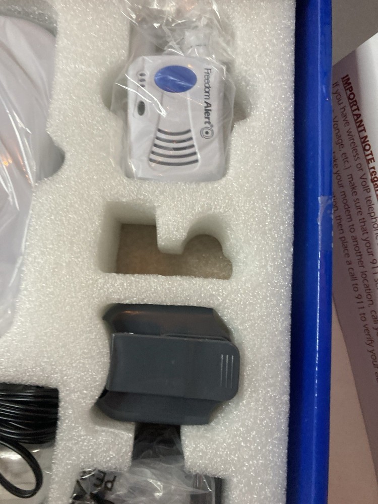 LogicMark 35911 Freedom Alert Emergency System Open box