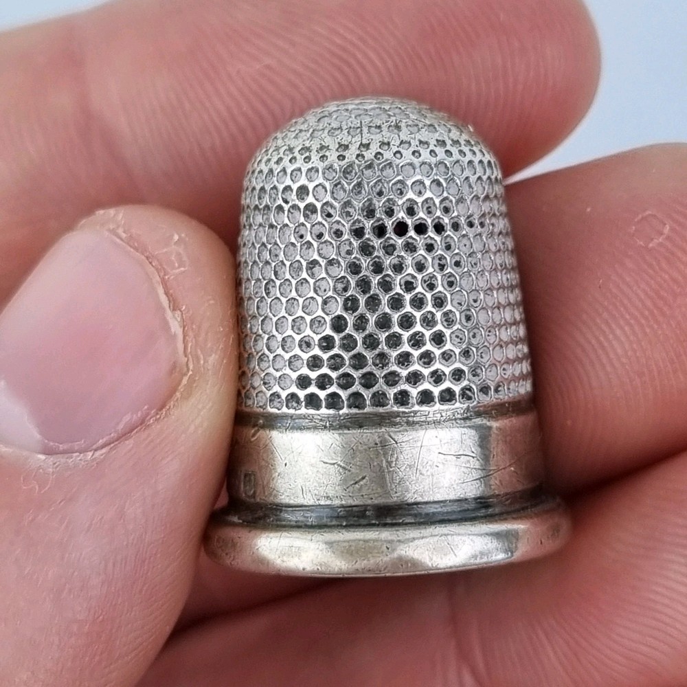 Antique Solid Silver Thimble Chester 1902
