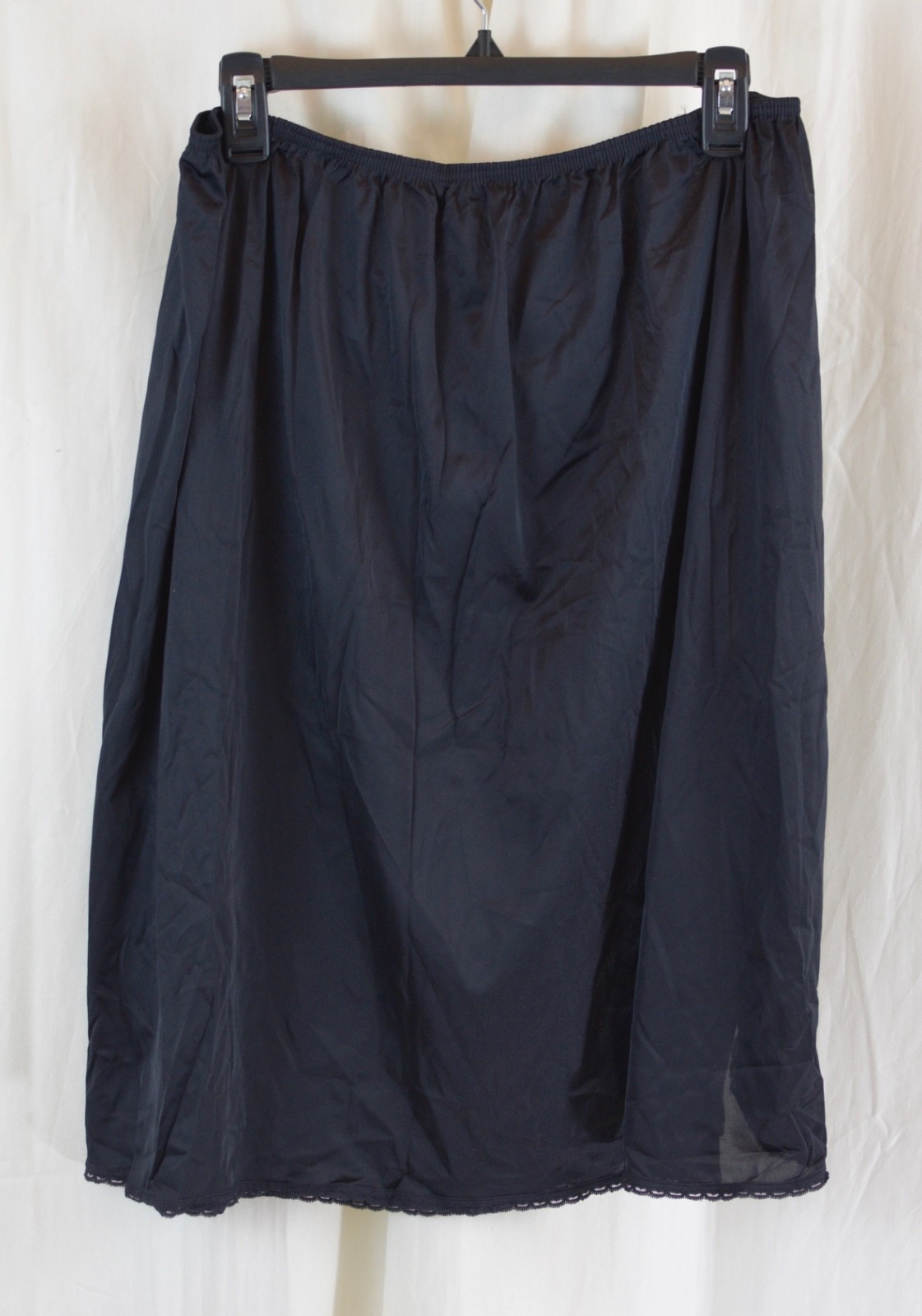 Vanity Fair Women's Anti-Static Nylon Half Slip Black Size 2XL  34/25