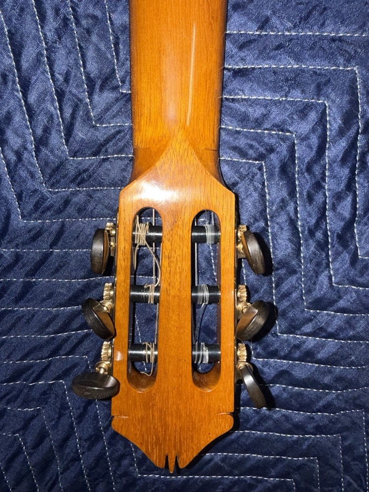 Kenneth Hill Classical Guitar 2009 Luthier Signed