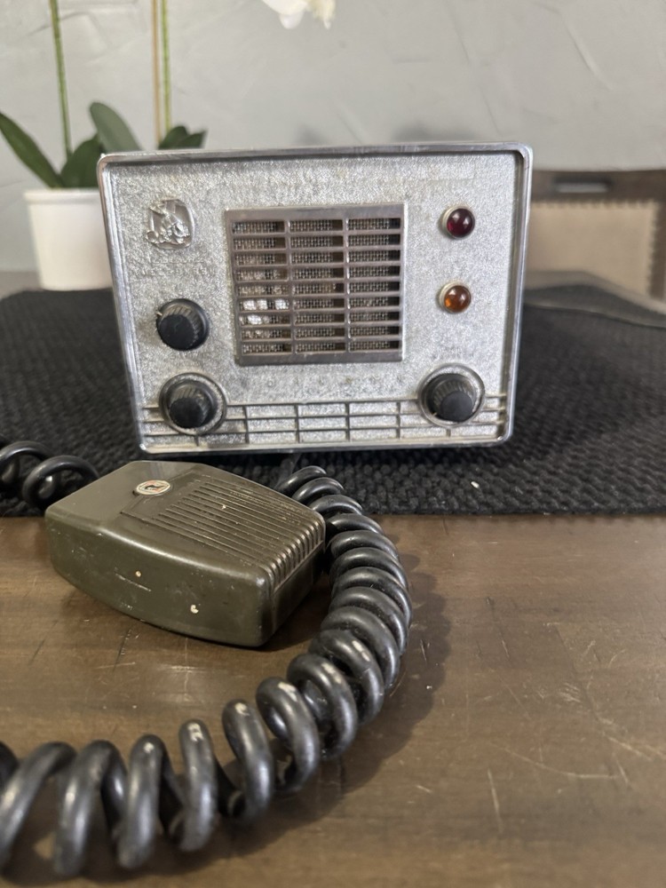 JOHNSON VIKING MESSENGER RADIO TRANSMITTER