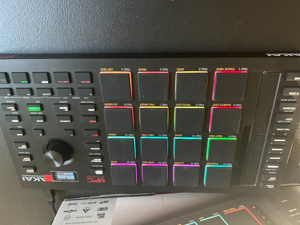Akai Professional MPC Studio Controller + MPC Software – Great Condition, Light