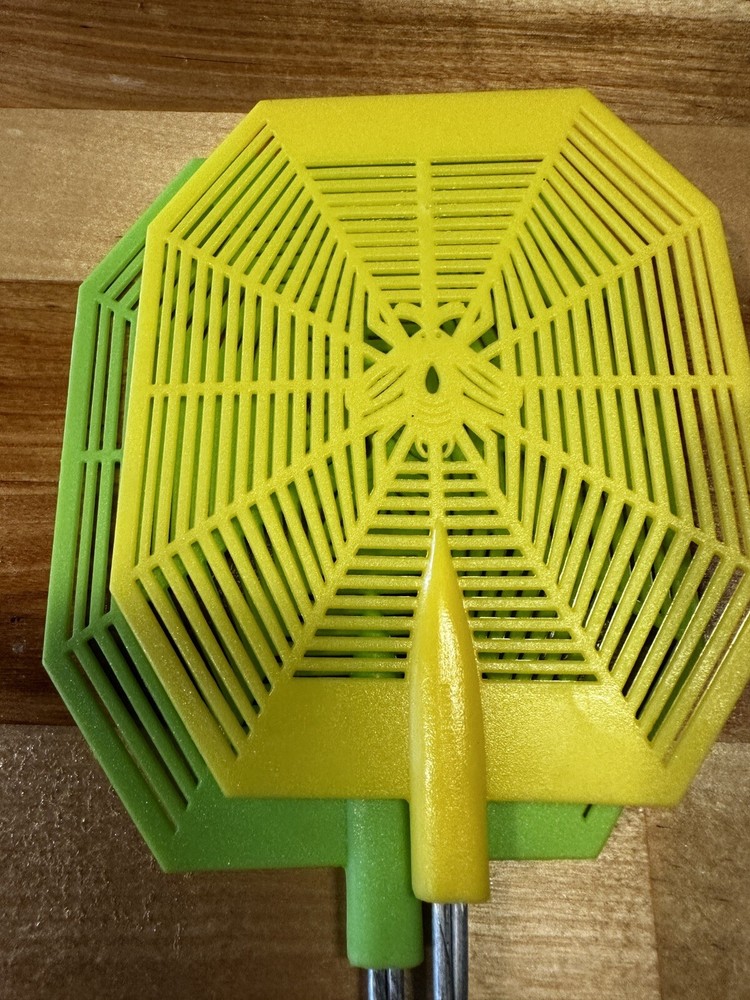 Double Pack Wire Plastic Bug Pest Fly Kitchen Camping Mosquito Fly Swatter
