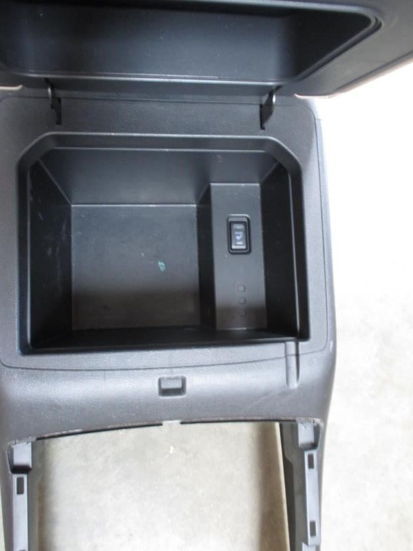 ARMADA 2017 Console Rear 150985