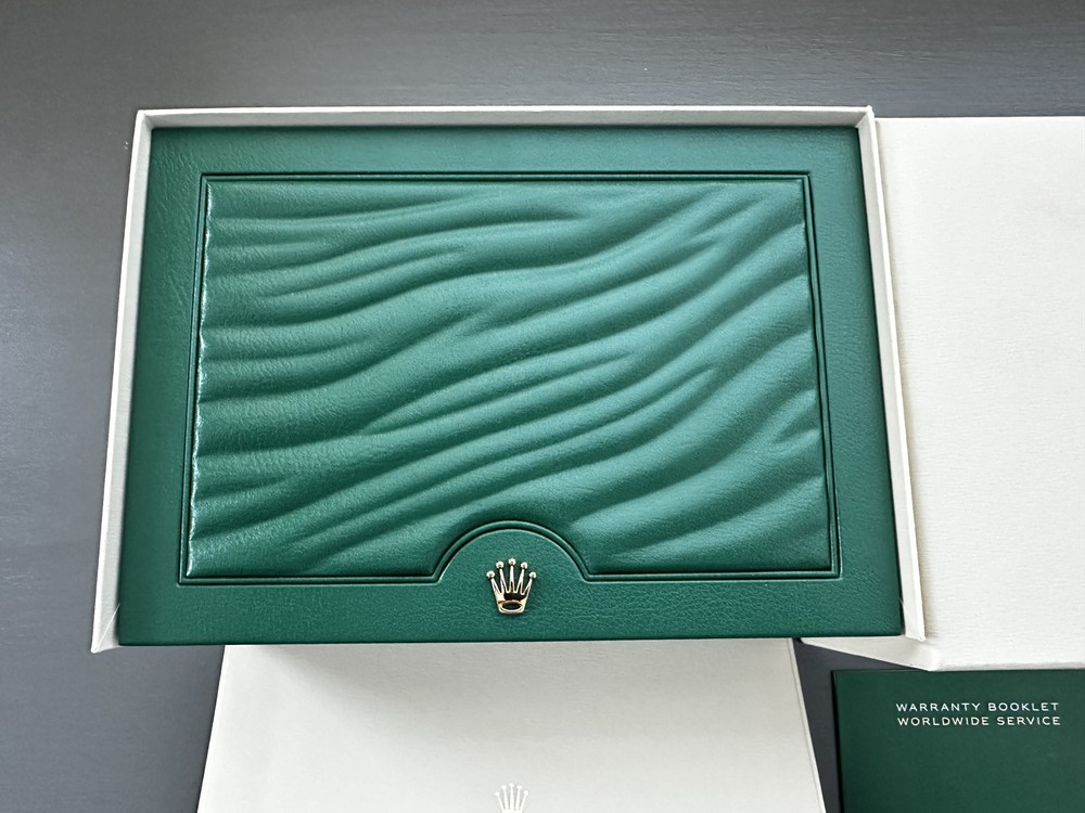 authentic rolex complete box set for Daytona
