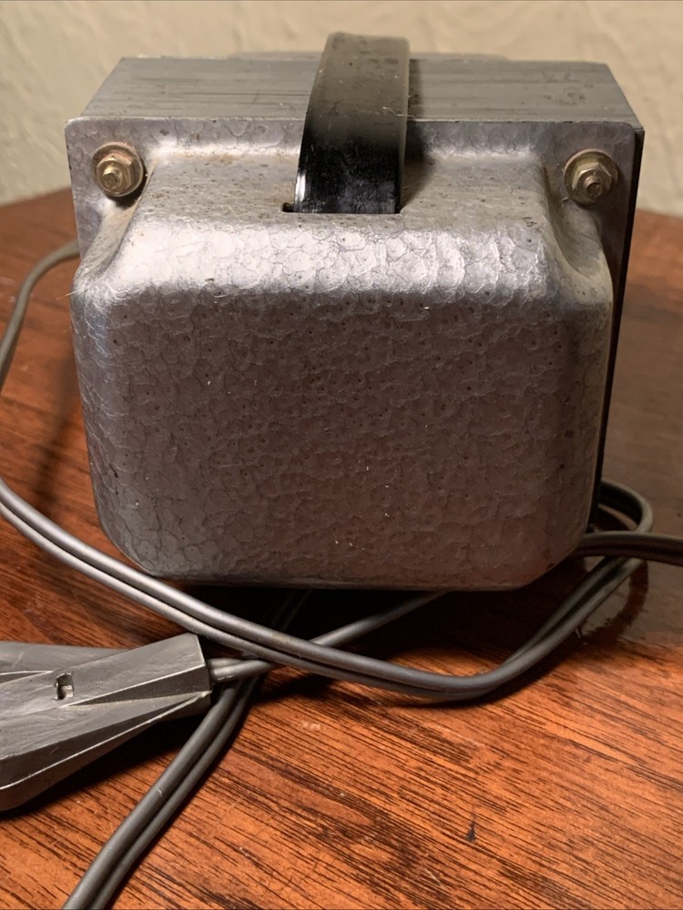 VOLTAM ATPR VOLTAGE CONVERTER 120v-220v
