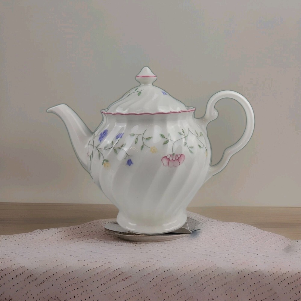 Teapot Floral Scroll Pattern - Made in England