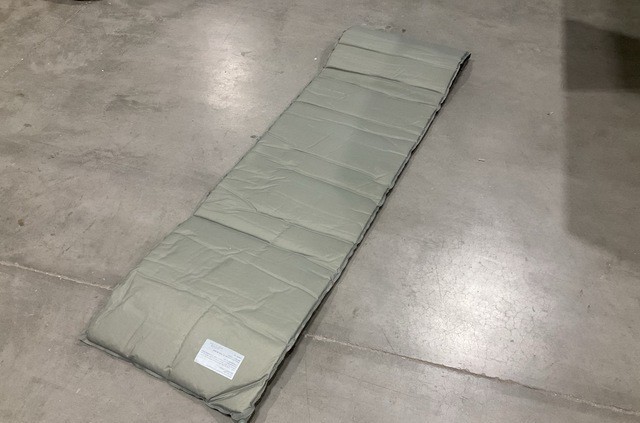 GENUINE US MILITARY ARMY GREEN SELF-INFLATING SLEEPING MATS. DURABLE MADE IN USA