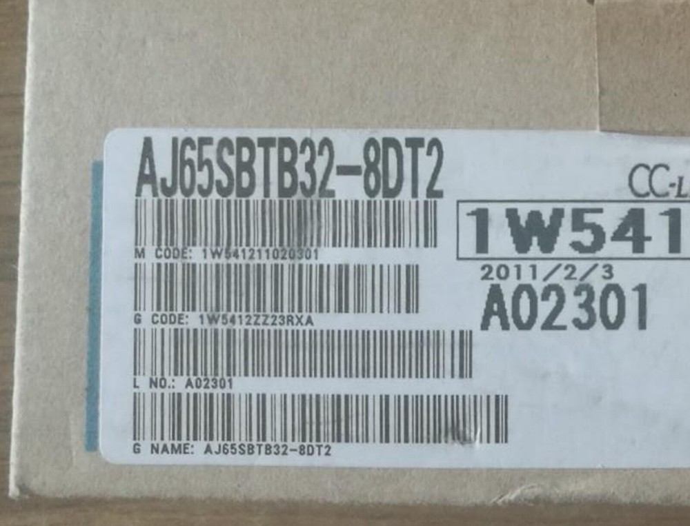 NEW Mitsubishi AJ65SBTB32-8DT2 module